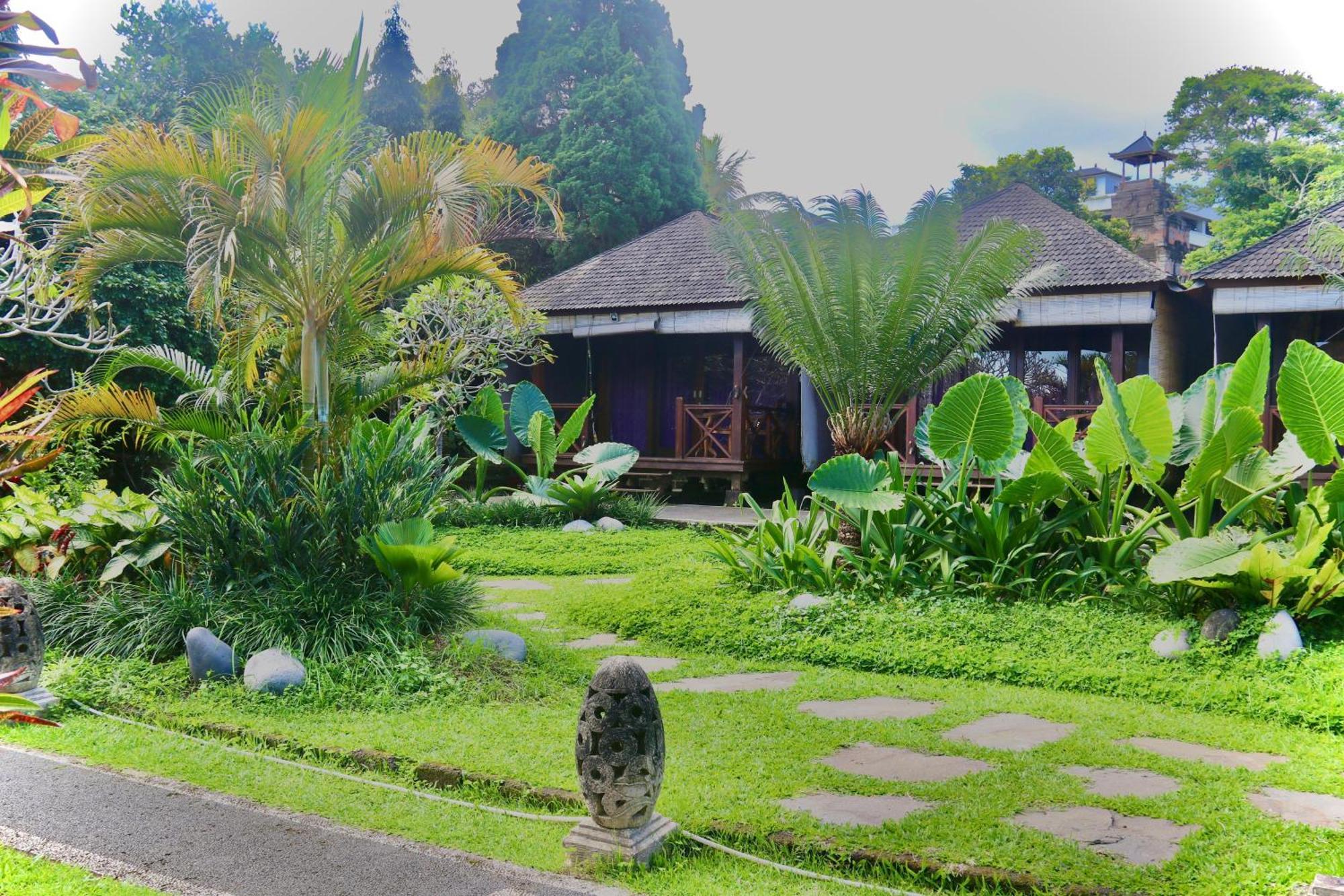 Puri Karang Besakih Holiday park Menanga
